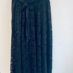 Chic Black Lace Maxi Skirt
